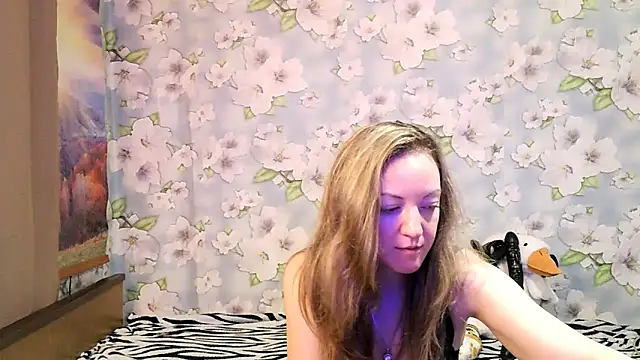 Snapshot of KattyLuuu chatting on 11, 9, 2025 KattyLuuu online show from 11, 9, 2025