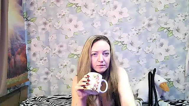 Snapshot of KattyLuuu chatting on 5, 10, 2025 KattyLuuu online show from 5, 10, 2025