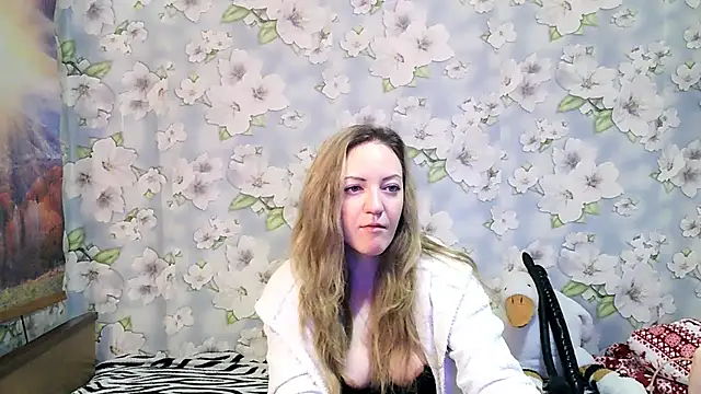 Snapshot of KattyLuuu chatting on 19, 10, 2025 KattyLuuu online show from 19, 10, 2025