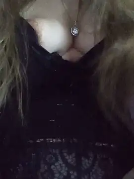 Snapshot of KattyLuuu chatting on 7, 6, 2026 KattyLuuu online show from 7, 6, 2026