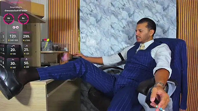 Snapshot of Hideintheoffice chatting on 6, 5, 2026 Hideintheoffice online show from 6, 5, 2026