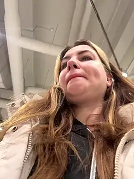 Snapshot of MayaMystic chatting on 4, 2, 2025 MayaMystic online show from 4, 2, 2025