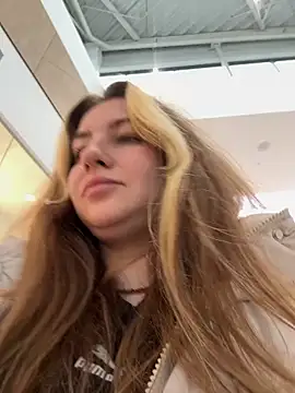 Snapshot of MayaMystic chatting on 5, 2, 2025 MayaMystic online show from 5, 2, 2025