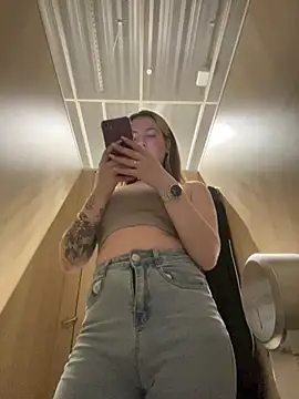 Snapshot of MayaMystic chatting on 13, 2, 2025 MayaMystic online show from 13, 2, 2025