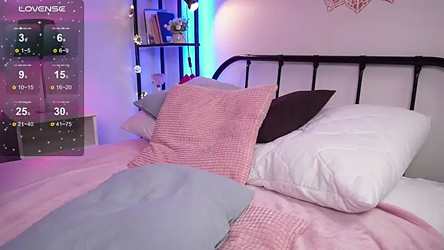 Lissa Meow  online show from 7, 3, 2025