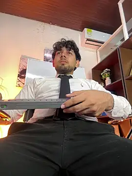 Samir bear online show from 18, 4, 2026