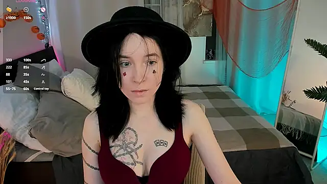 Snapshot of lilithlunna chatting on 28, 10, 2025 lilithlunna online show from 28, 10, 2025