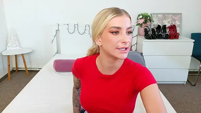 Lia Benini online show from 25, 4, 2026