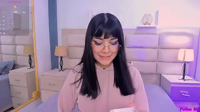 RoseCassie online show from 1, 3, 2025