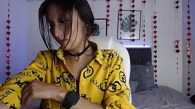 mia collens online show from 8, 3, 2025