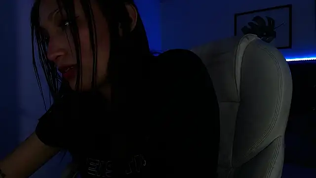 mia collens online show from 13, 9, 2025