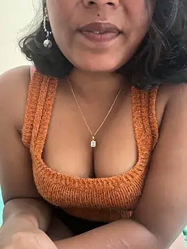 Snapshot of priyadevi17 chatting on 26, 9, 2025 priyadevi17 online show from 26, 9, 2025