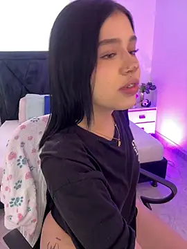 Lily Woodz online show from 23, 6, 2026