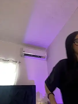 Lily Woodz online show from 1, 7, 2026