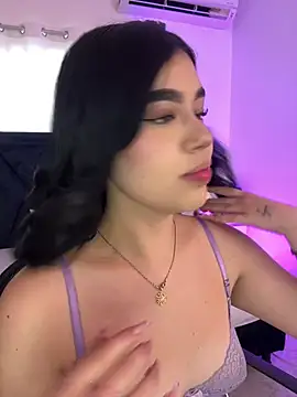 Lily Woodz online show from 11, 7, 2026