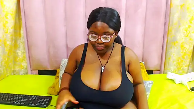 Snapshot of Damm_Bobbies chatting on 7, 5, 2026 Damm Bobbies online show from 7, 5, 2026