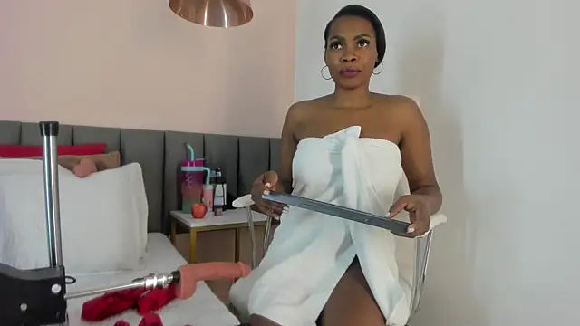 celeste smmith  online show from 25, 2, 2025