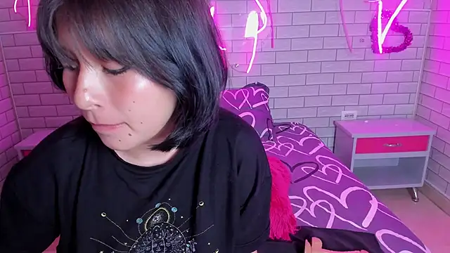 Lily Martinez online show from 19, 2, 2025