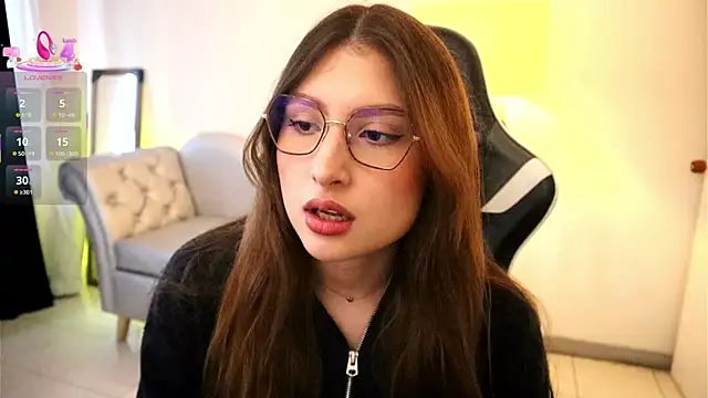 Daisha Riley online show from 8, 9, 2025