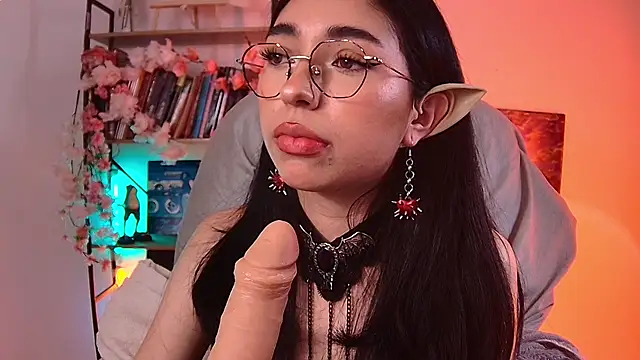 Snapshot of Sweet_Nyx chatting on 16, 5, 2026 Sweet Nyx online show from 16, 5, 2026