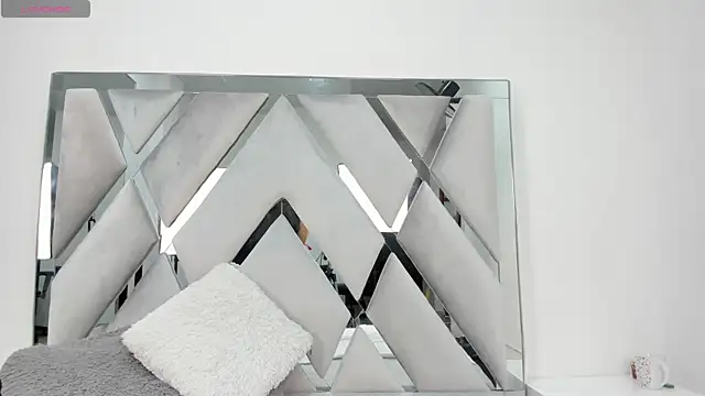  Hottest Mature online show from 23, 12, 2024