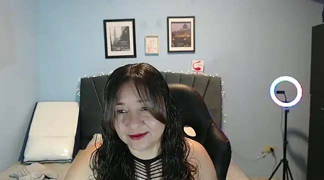 Snapshot of AngelRouss chatting on 21, 1, 2025 AngelRouss online show from 21, 1, 2025