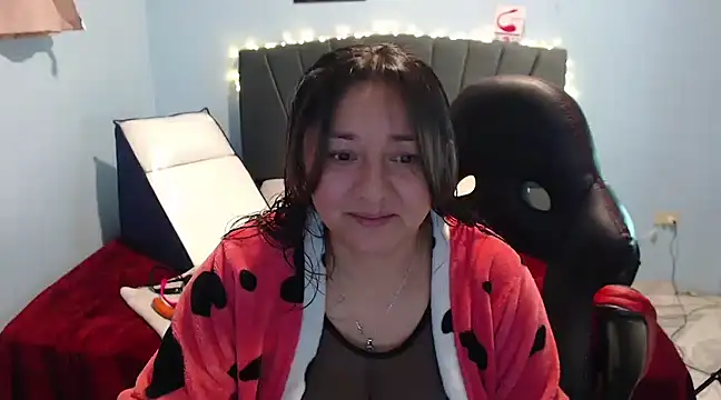 Snapshot of AngelRouss chatting on 12, 2, 2025 AngelRouss online show from 12, 2, 2025