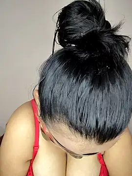 Riya Stream01 online show from 5, 2, 2025