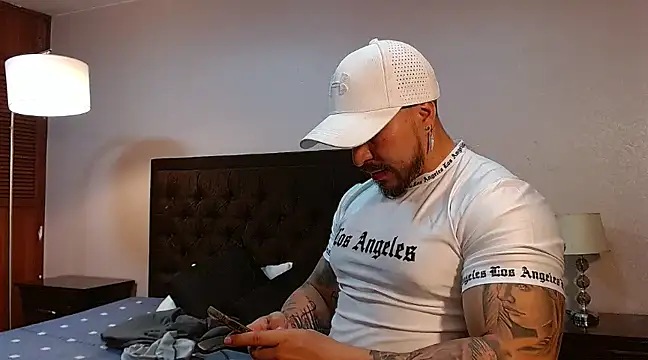 Luck Grey online show from 27, 2, 2025