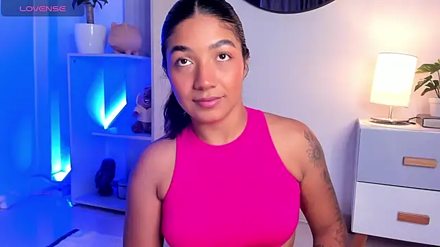 martina roldam online show from 22, 1, 2025