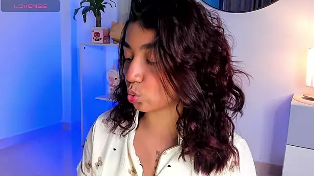 martina roldam online show from 30, 1, 2025