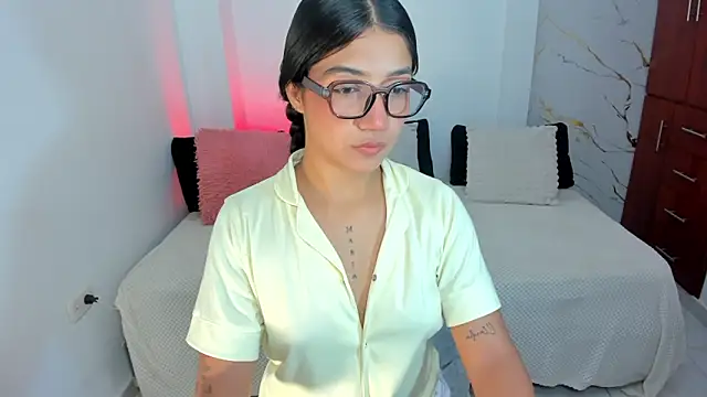 martina roldam online show from 11, 6, 2026