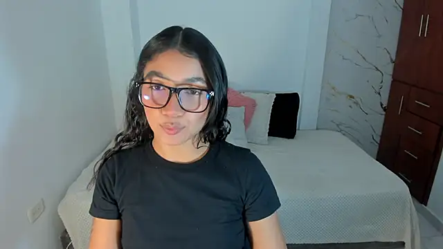 Snapshot of martina_roldam chatting on 24, 7, 2026 martina roldam online show from 24, 7, 2026