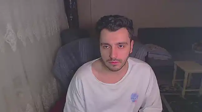 handsomeee04 online show from 3, 2, 2025