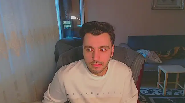 handsomeee04 online show from 5, 2, 2025