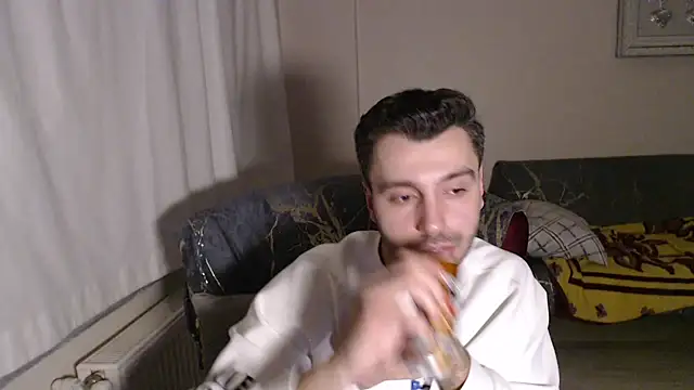 handsomeee04 online show from 14, 2, 2026