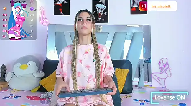 Snapshot of supradoll chatting on 6, 2, 2025 supradoll online show from 6, 2, 2025