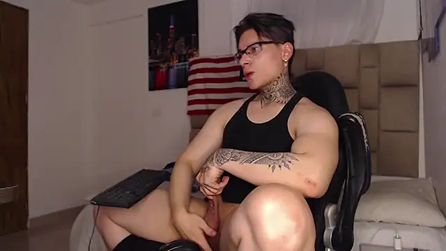 DennisWalkerr online show from 1, 1, 2025