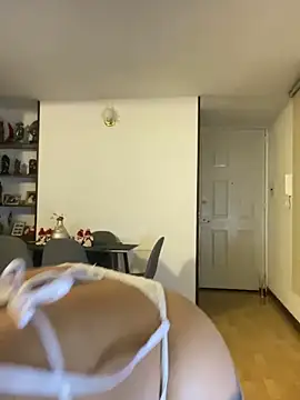 lauuraww online show from 4, 1, 2025