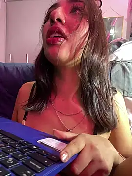 lauuraww online show from 30, 1, 2025