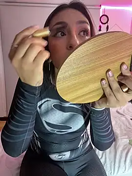 lauuraww online show from 13, 2, 2025