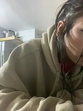 lauuraww online show from 5, 3, 2025