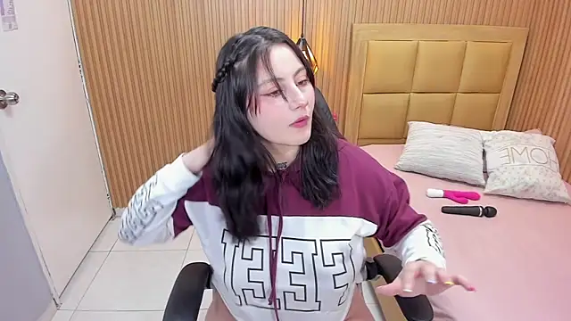 LOLAMAXI online show from 24, 4, 2026