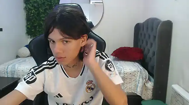 Snapshot of andy_dan18 chatting on 14, 1, 2025 andy dan18 online show from 14, 1, 2025