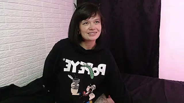 Snapshot of rousstattoo chatting on 11, 3, 2025 rousstattoo online show from 11, 3, 2025