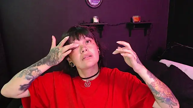 Snapshot of rousstattoo chatting on 14, 11, 2025 rousstattoo online show from 14, 11, 2025