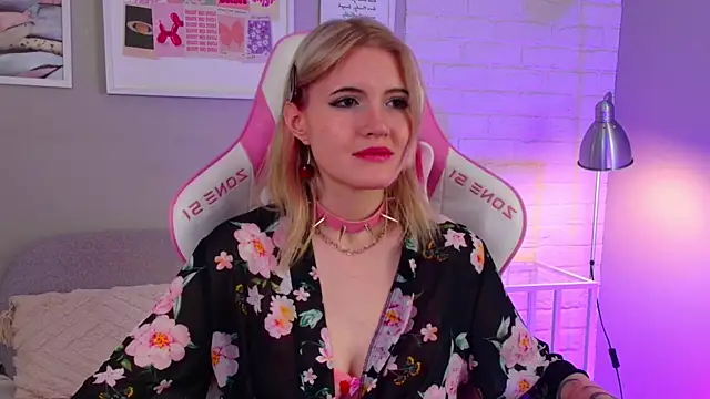 NellieLoyns online show from 4, 3, 2025