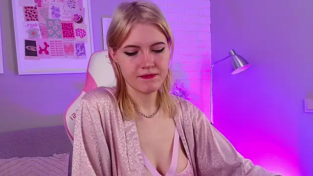 NellieLoyns online show from 10, 3, 2025