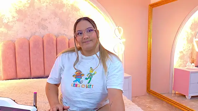 MiaLaurents online show from 27, 2, 2026