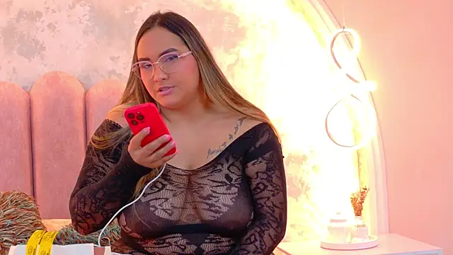 MiaLaurents online show from 26, 4, 2026